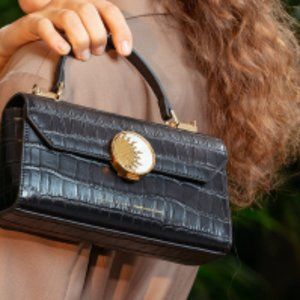 Casual portable messenger bag